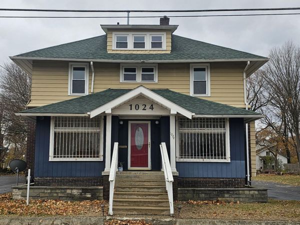 1024 S Grand Traverse Street, Flint, MI 48502