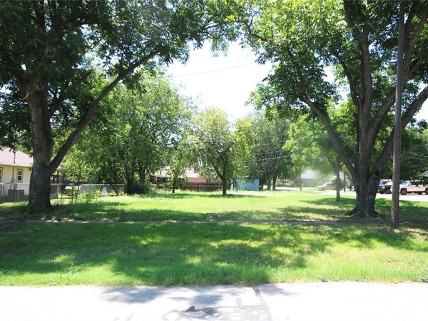 523 W 4th Street, Justin, TX 76247