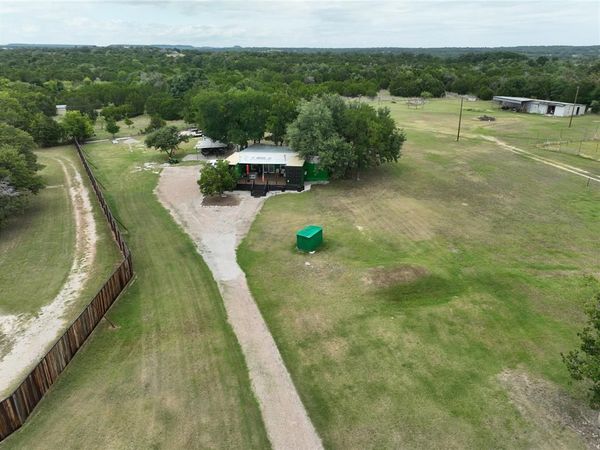 109 PR 2400 , Iredell, TX 76649