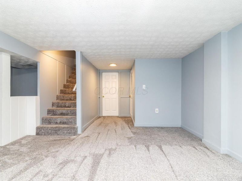 585 Hillsdale Drive , West Jefferson, OH 43162 Photo 17