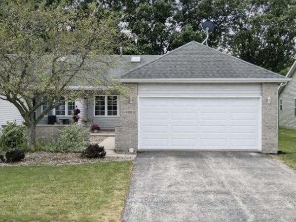 4883 W 93rd Terrace, Crown Point, IN 46307