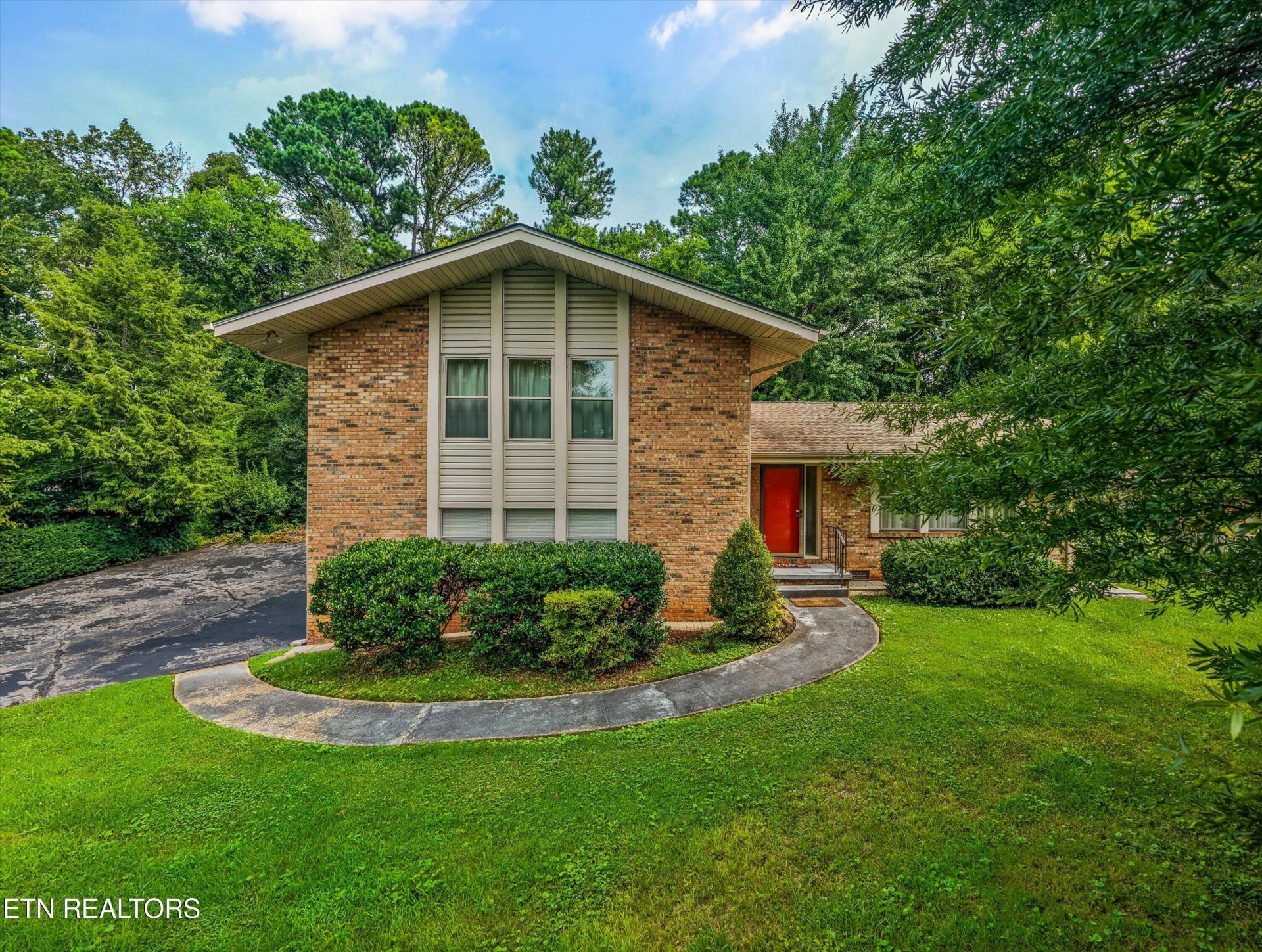 9321 Gulf Park Drive, Knoxville, TN 37923 Main Photo