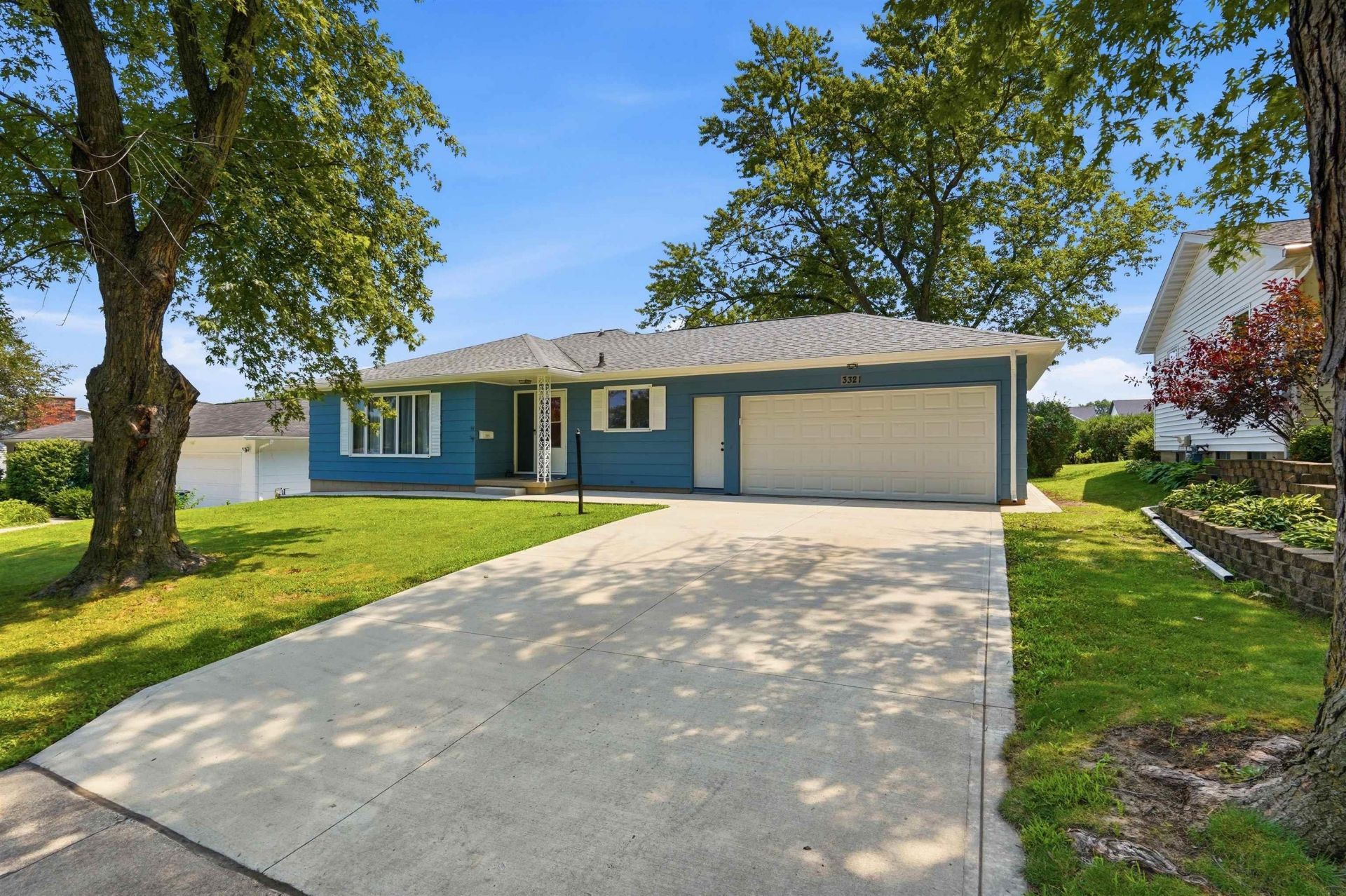 3321 Monticello Avenue, Waterloo, IA 50701 Main Photo