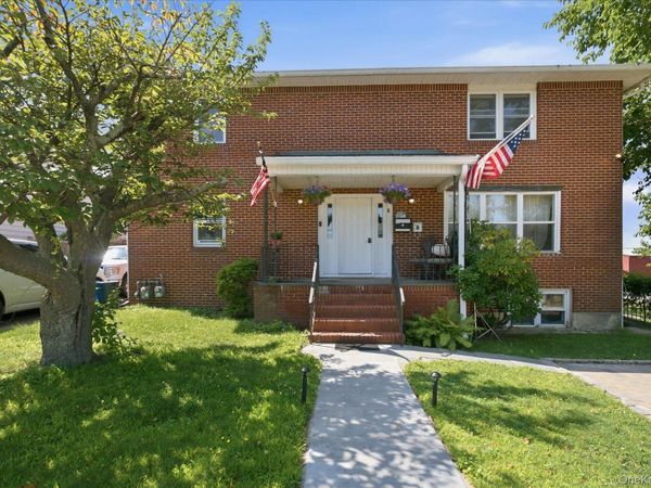 7 Kelly Street , Glen Cove, NY 11542