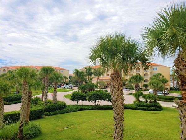 37 Harbour Isle Drive E, Unit 203, Fort Pierce, FL 34949