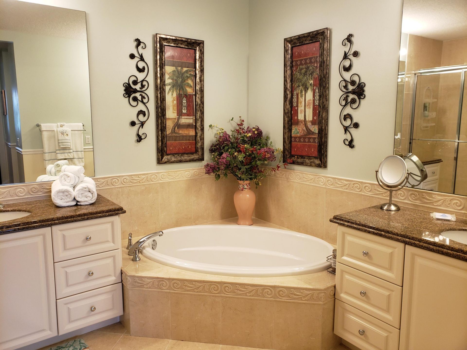37 Harbour Isle Drive E, Unit 203, Fort Pierce, FL 34949 Photo