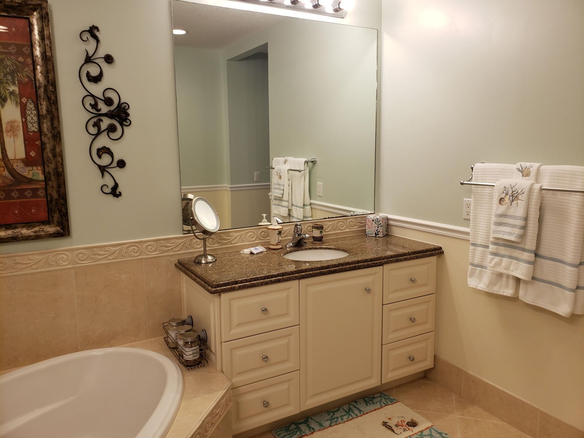 37 Harbour Isle Drive E, Unit 203, Fort Pierce, FL 34949 Photo