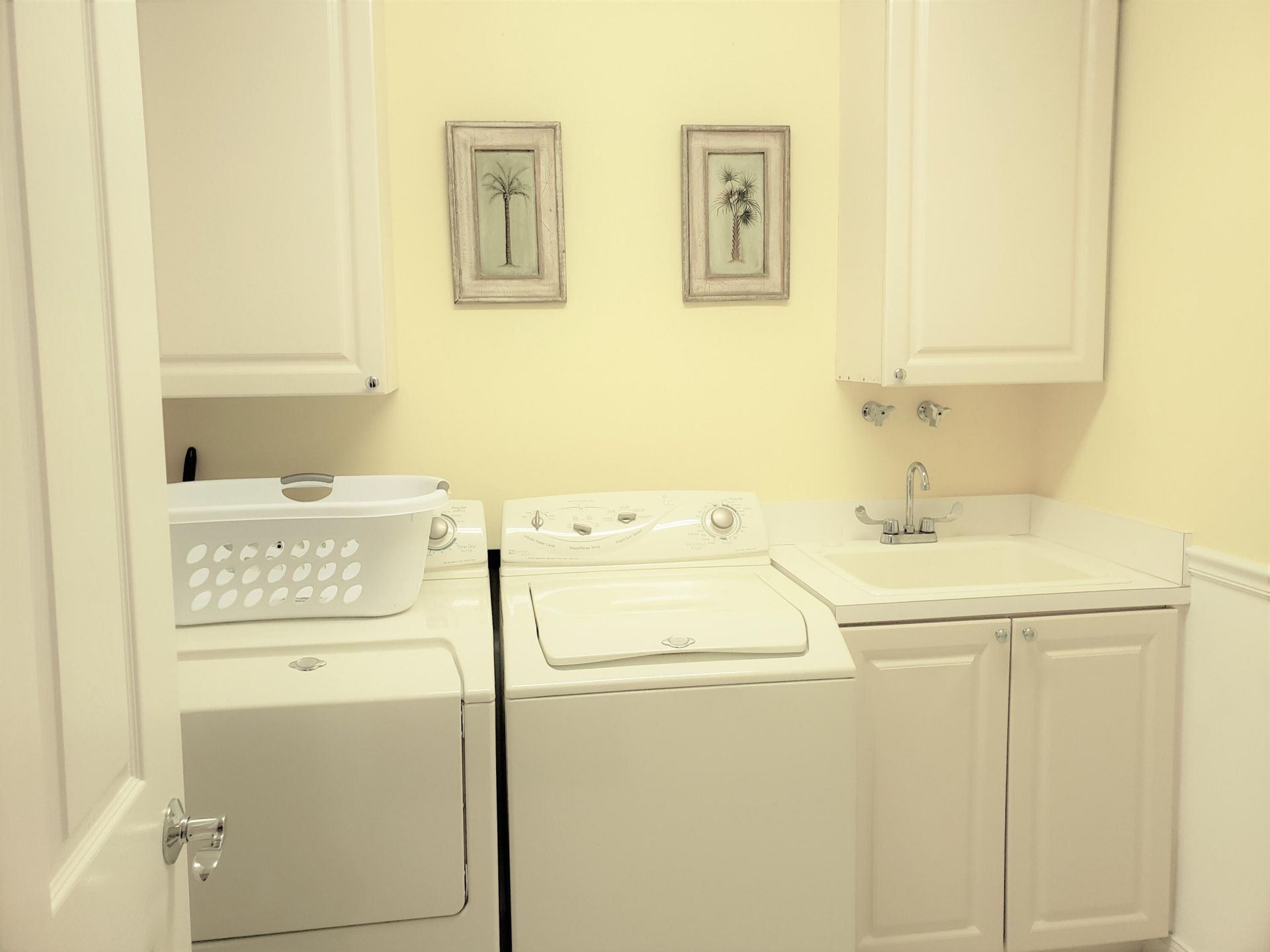 37 Harbour Isle Drive E, Unit 203, Fort Pierce, FL 34949 Photo