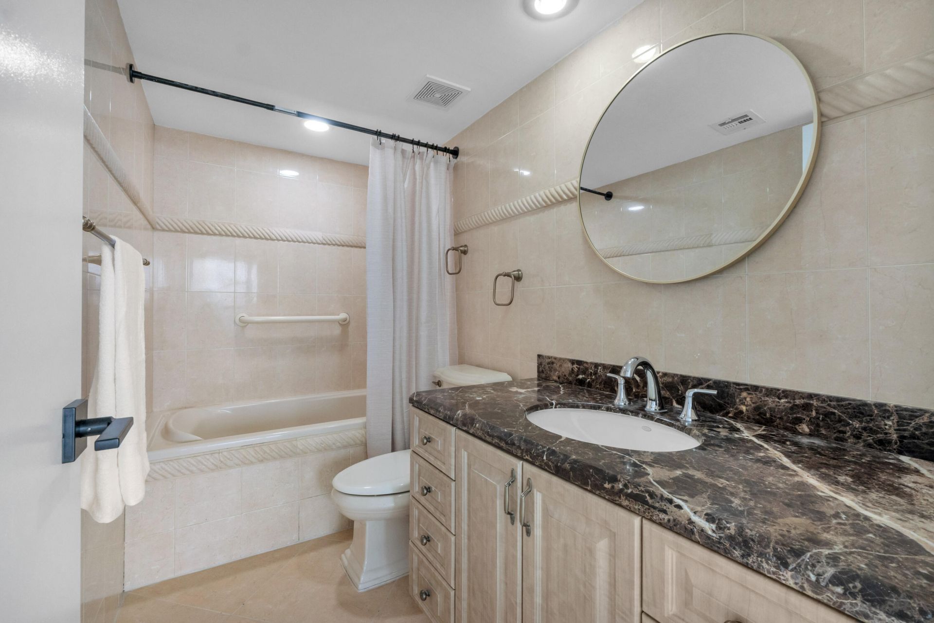 5600 N Flagler Drive, Unit 2504, West Palm Beach, FL 33407 Photo