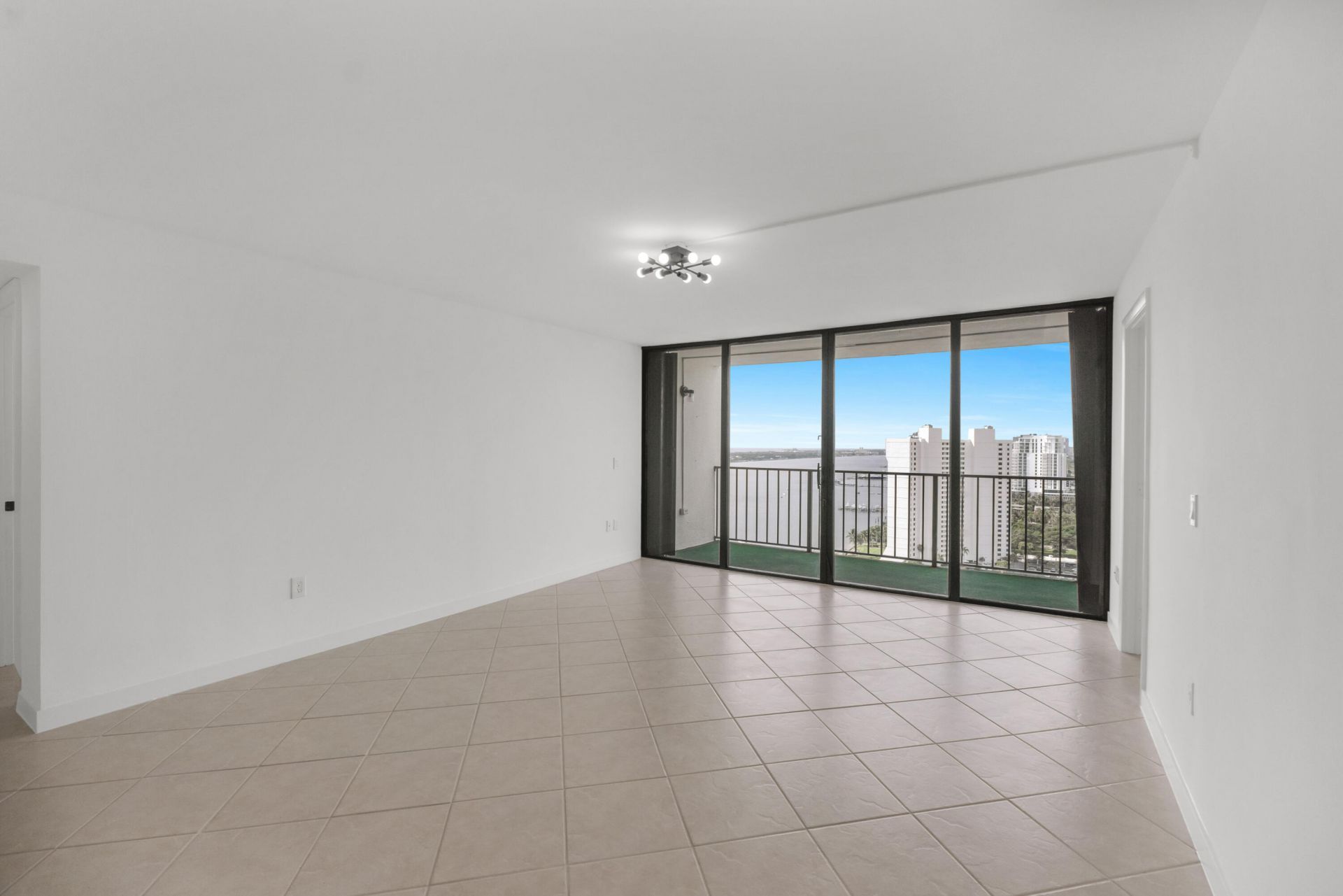 5600 N Flagler Drive, Unit 2504, West Palm Beach, FL 33407 Photo