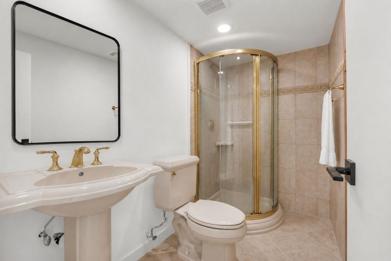 5600 N Flagler Drive, Unit 2504, West Palm Beach, FL 33407 Photo