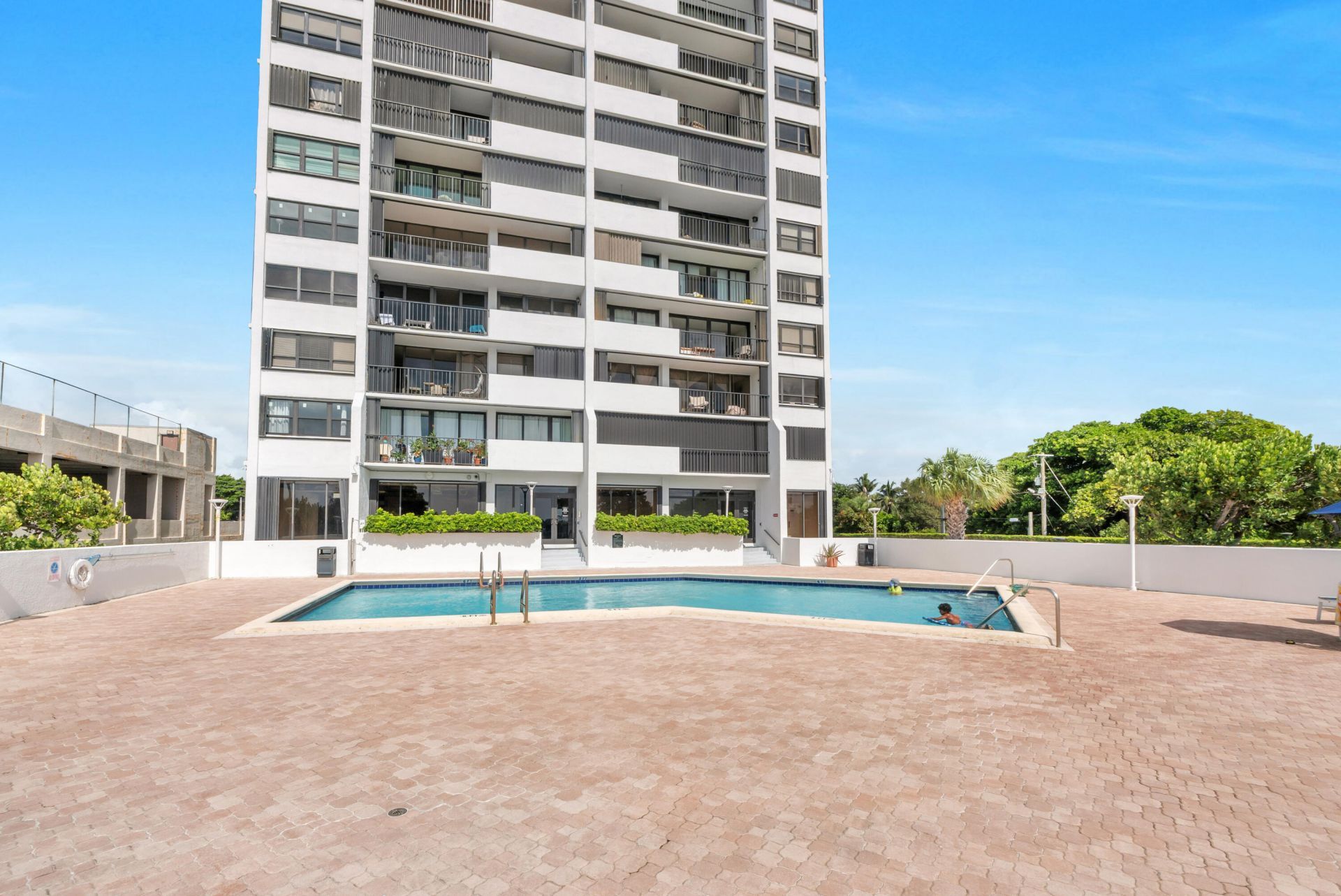 5600 N Flagler Drive, Unit 2504, West Palm Beach, FL 33407 Photo