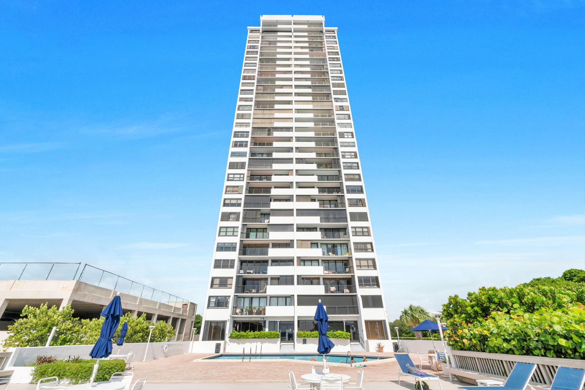 5600 N Flagler Drive, Unit 2504, West Palm Beach, FL 33407 Photo