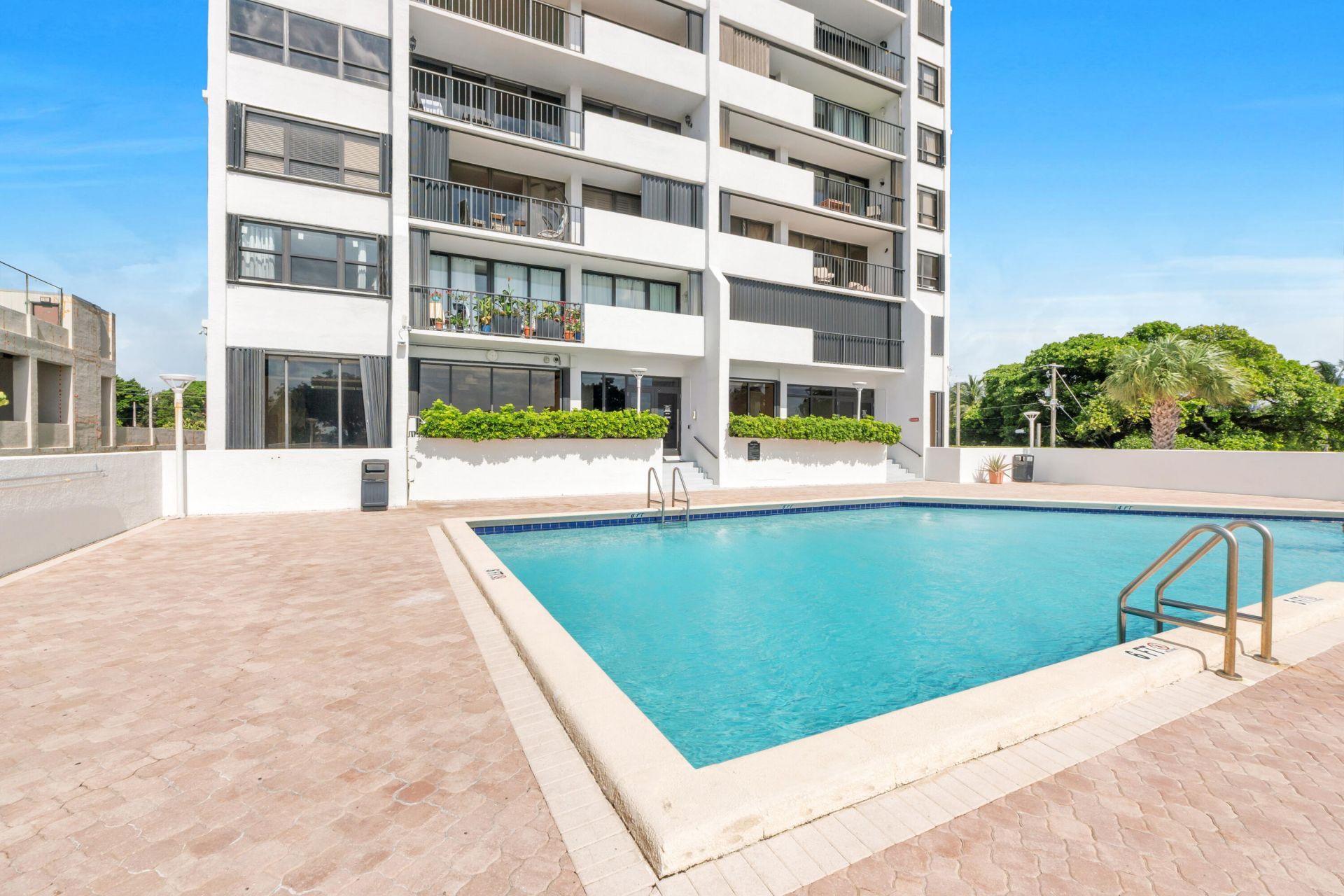 5600 N Flagler Drive, Unit 2504, West Palm Beach, FL 33407 Photo