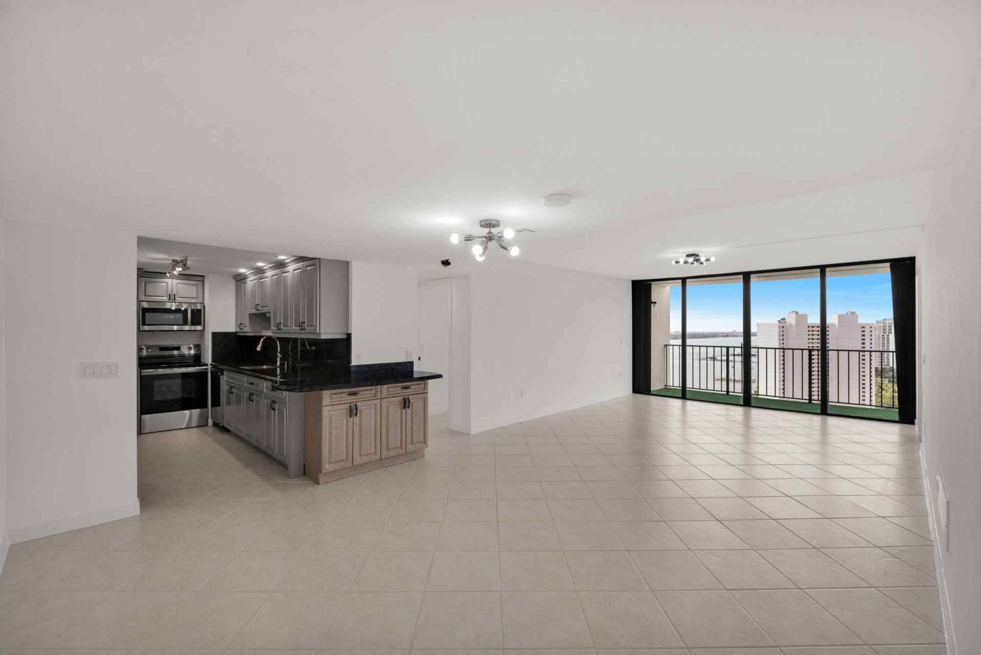 5600 N Flagler Drive, Unit 2504, West Palm Beach, FL 33407 Photo