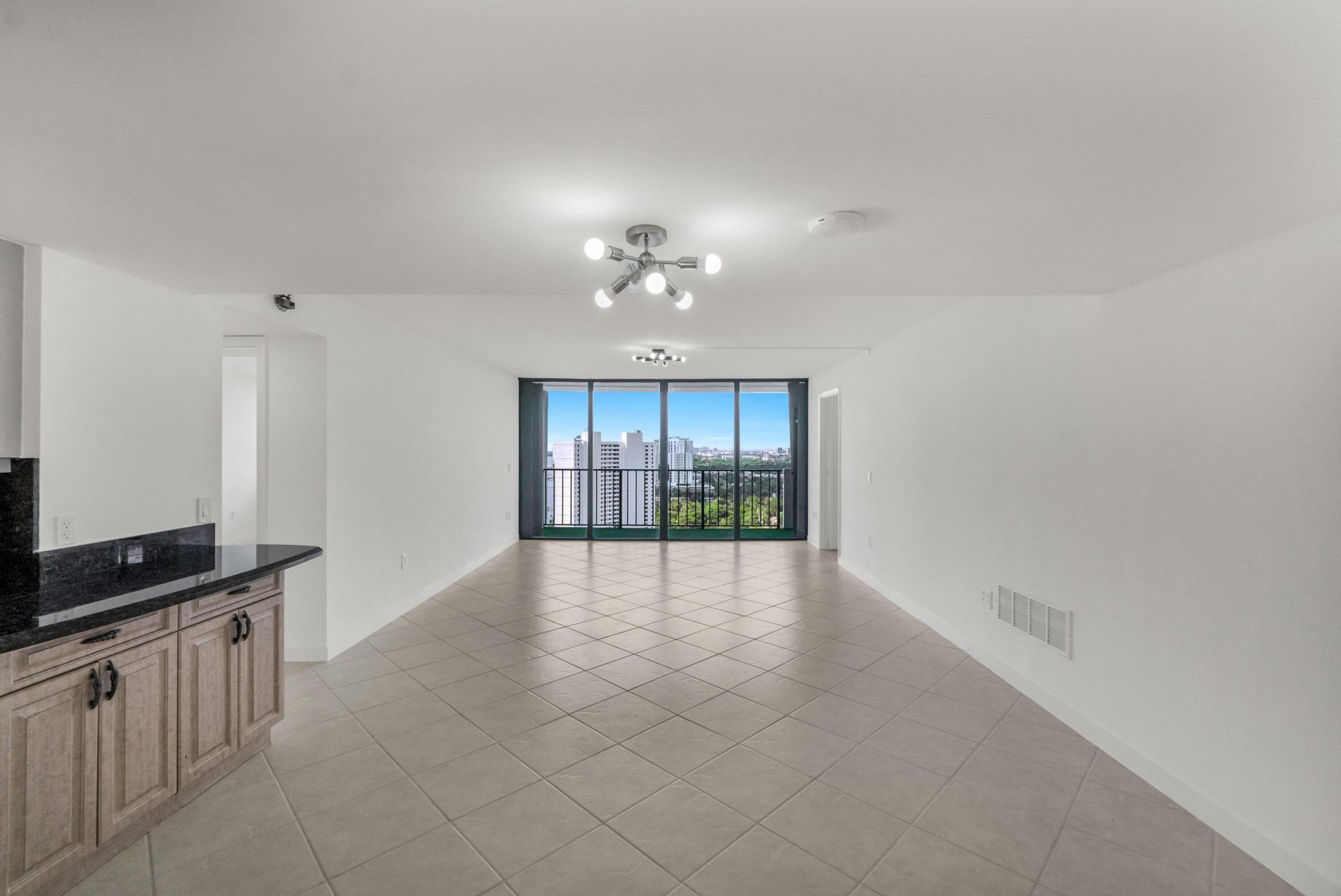 5600 N Flagler Drive, Unit 2504, West Palm Beach, FL 33407 Photo