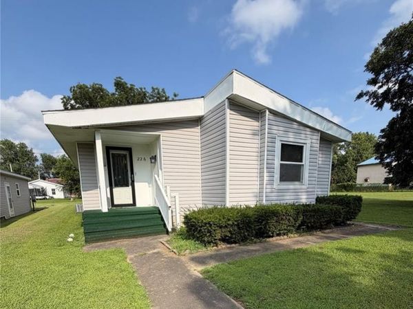 226 Dixie Street, Sikeston, MO 63801