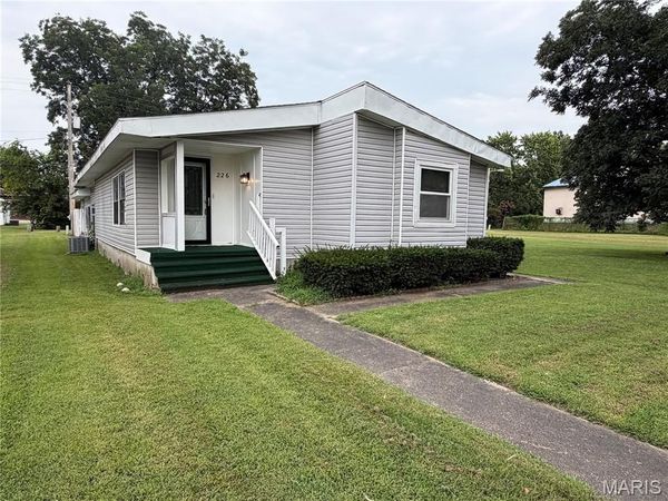 226 Dixie Street, Sikeston, MO 63801