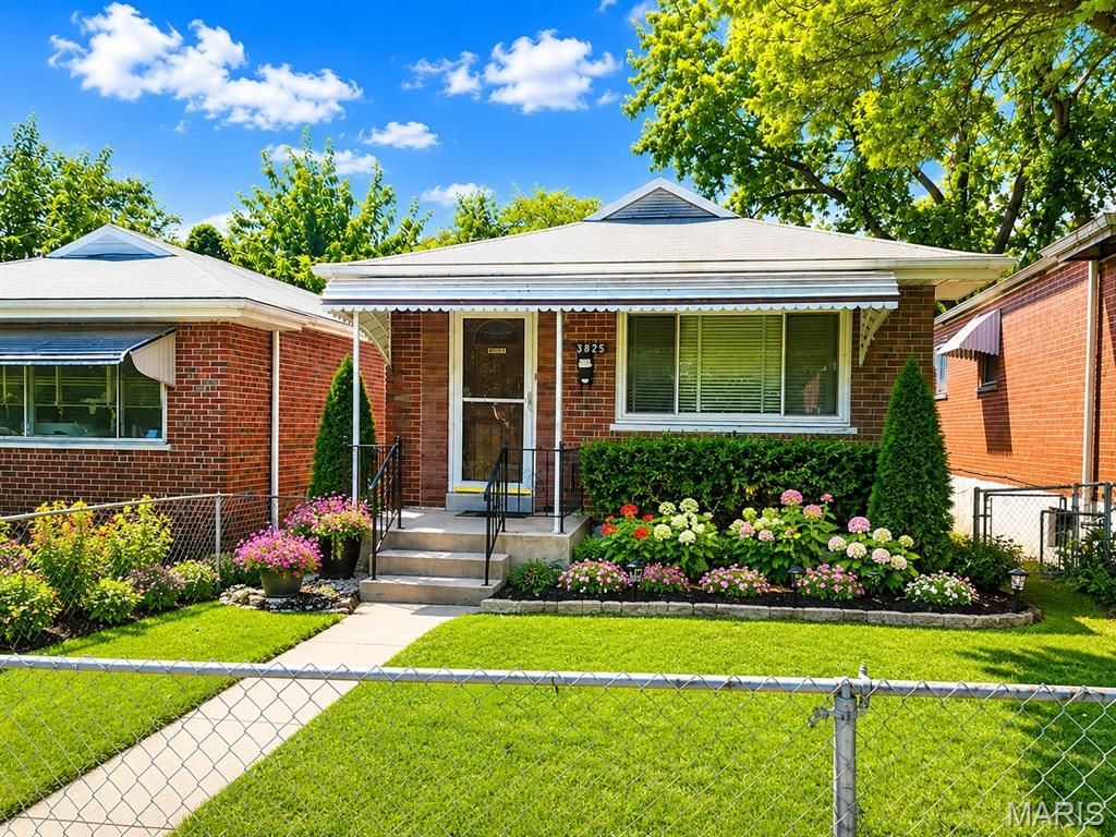 3825 Illinois Avenue , Saint Louis, MO 63118 Main Photo