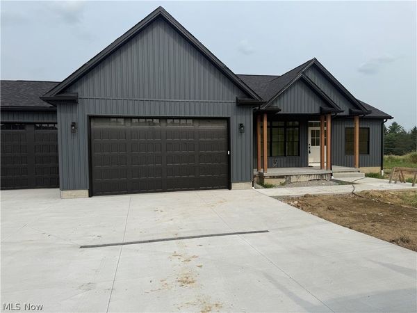 1095 Albright Mckay Road SE, Brookfield, OH 44403