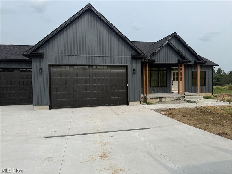 1095 Albright Mckay Road SE, Brookfield, OH 44403 Photo 1