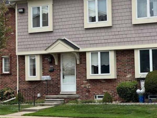 20014 Great Oaks Circle N , Clinton Twp, MI 48036