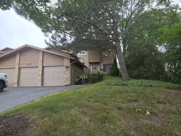 423 S 3rd Street , Unit 2, St. Charles, IL 60174