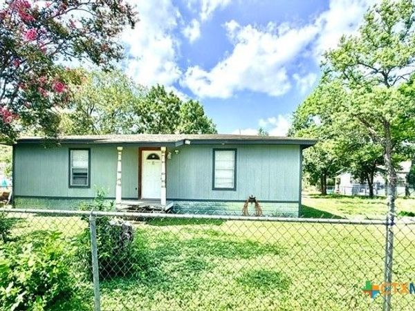 1009 Morelos Street , Seguin, TX 78155