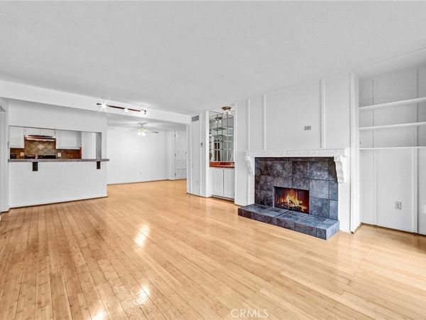 5334 Lindley Avenue, Unit 219, Encino, CA 91316