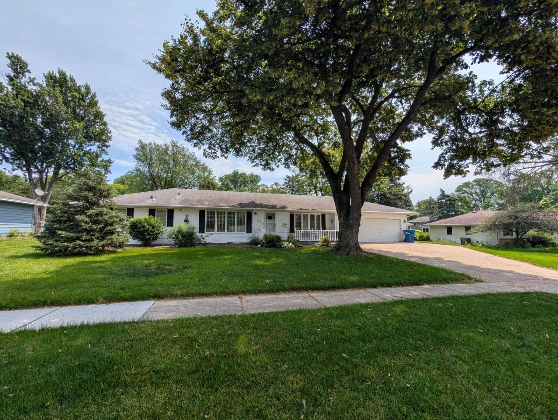 11041 France Avenue S, Bloomington, MN 55431 Main Photo
