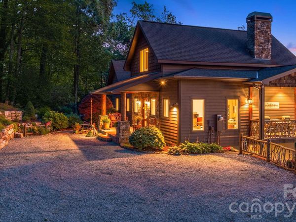 138 Bear Paw Drive, Brevard, NC 28712