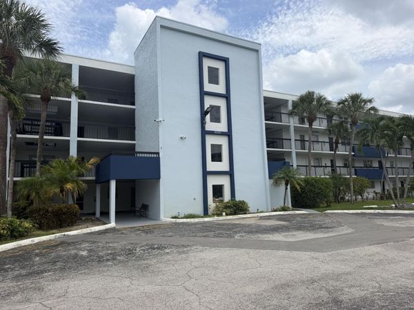 6000 NW 2nd Avenue, Unit 433, Boca Raton, FL 33487
