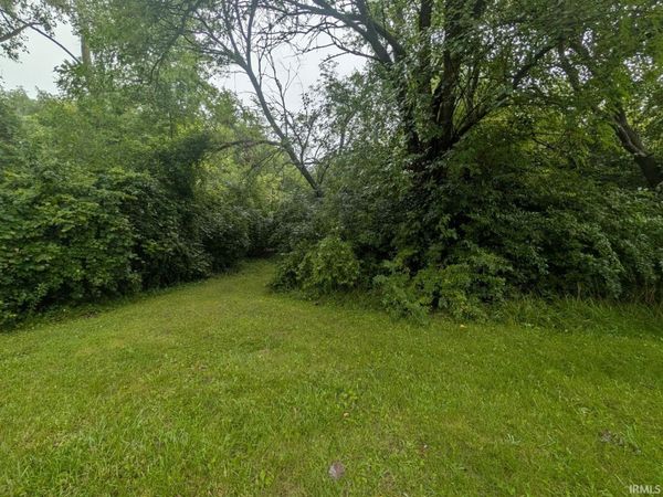 Oak Ridge Drive, Elkhart, IN 46517