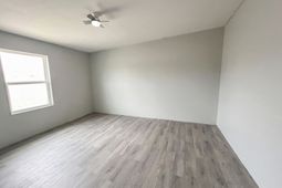 1860 Springvale Rd photo 4
