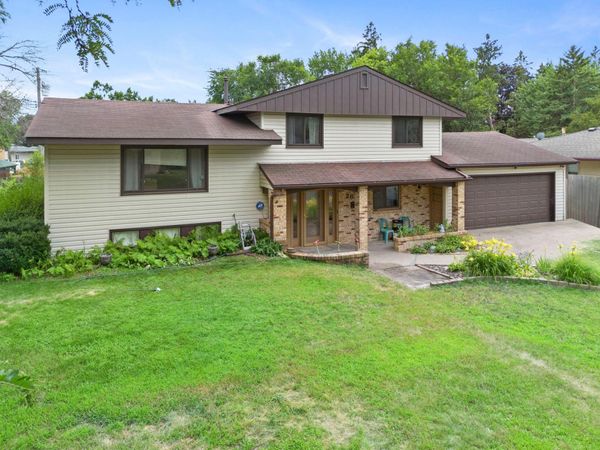 2607 64th Avenue N, Brooklyn Center, MN 55430