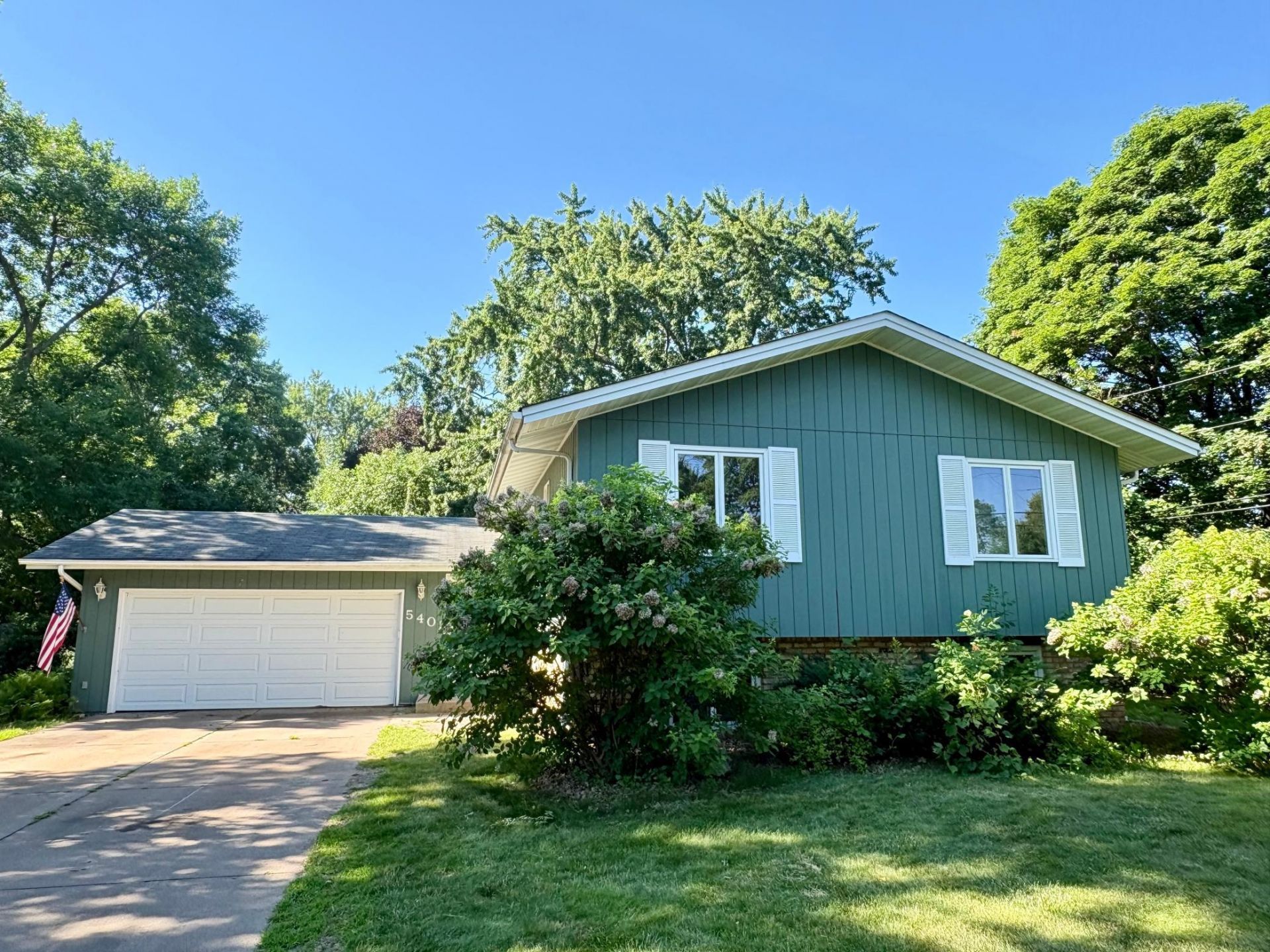 5401 80th Avenue N, Brooklyn Park, MN 55443 Main Photo