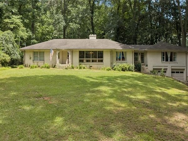 1191 W Wesley Road NW, Atlanta, GA 30327