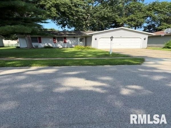32 JAMESTOWN Circle, Riverton, IL 62561