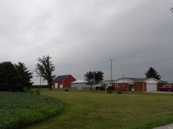 5748 S 700 EAST, Walton, IN 46994