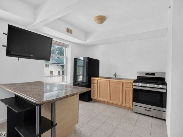 133 N Maple Ave, East Orange, NJ 07017