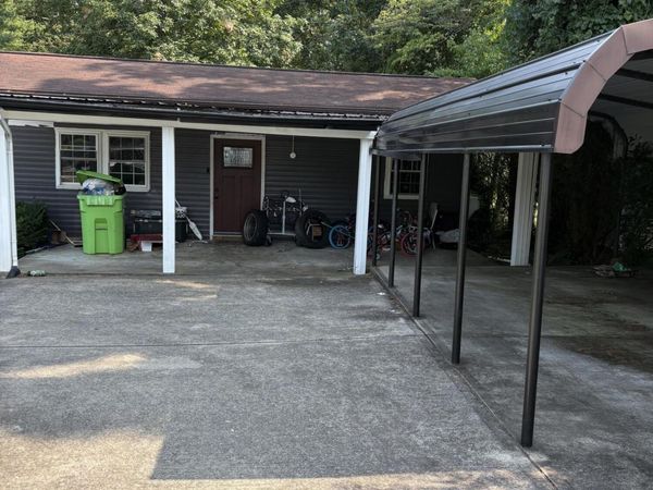 9258 Cherokee Tr, Crossville, TN 38572