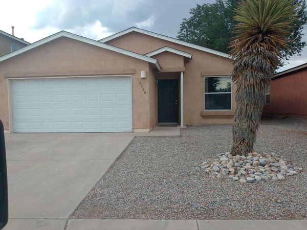 10008 Cartagena Avenue SW, Albuquerque, NM 87121