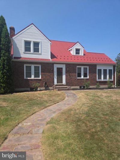 111 E MAIN STREET , ELIZABETHVILLE, PA 17023