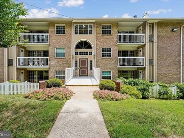 1935 WILSON LANE , Unit 304, MCLEAN, VA 22102
