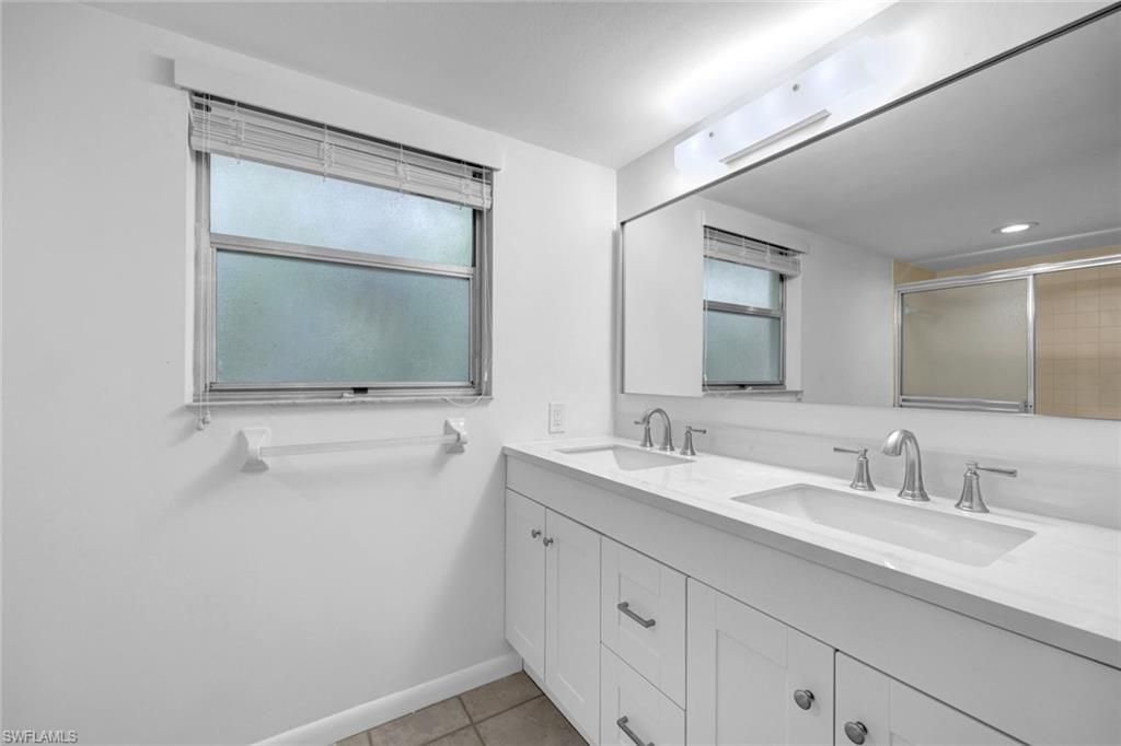 3200 Binnacle Dr , Unit B4, Naples, FL 34103 Photo