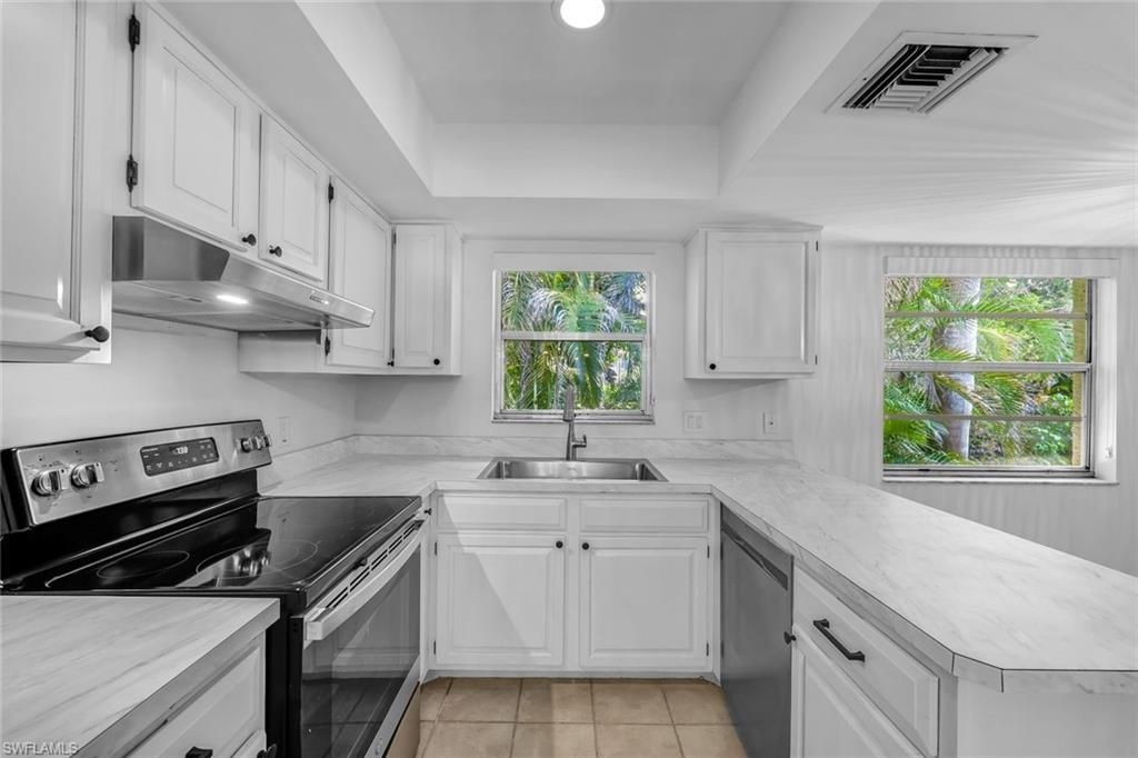 3200 Binnacle Dr , Unit B4, Naples, FL 34103 Photo