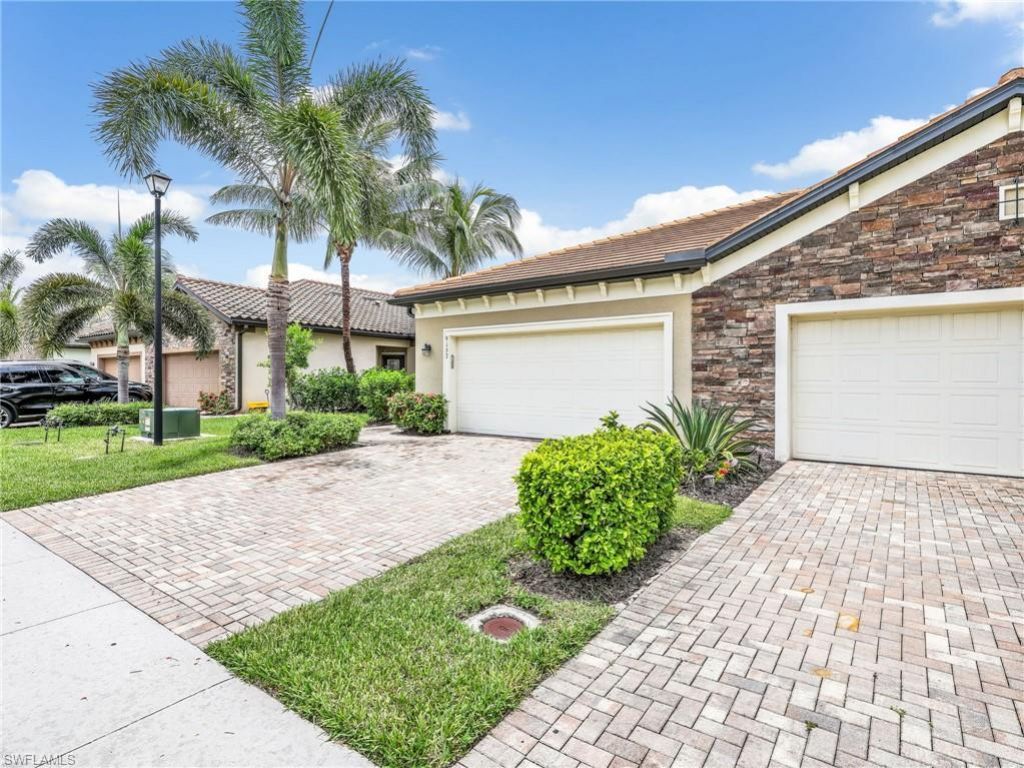 9157 Glenforest Dr, Naples, FL 34120 Photo