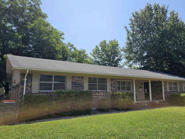 Russellville, AR 72801
