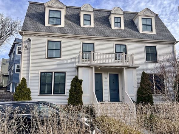 39 Hammond Street, Unit 2, Cambridge, MA 02138