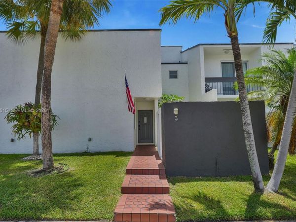 9177 Fontainebleau Blvd , Unit 3, Miami, FL 33172